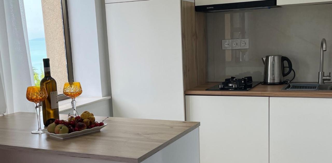 Apartment 2 Minutes From The Sea Batumi Esterno foto