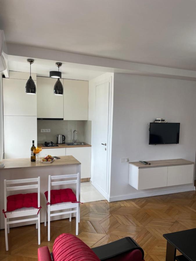 Apartment 2 Minutes From The Sea Batumi Esterno foto